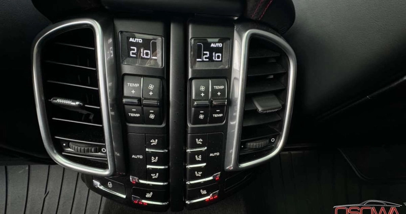 Porsche Cayenne cena 199998 przebieg: 125000, rok produkcji 2016 z Szczecin małe 781